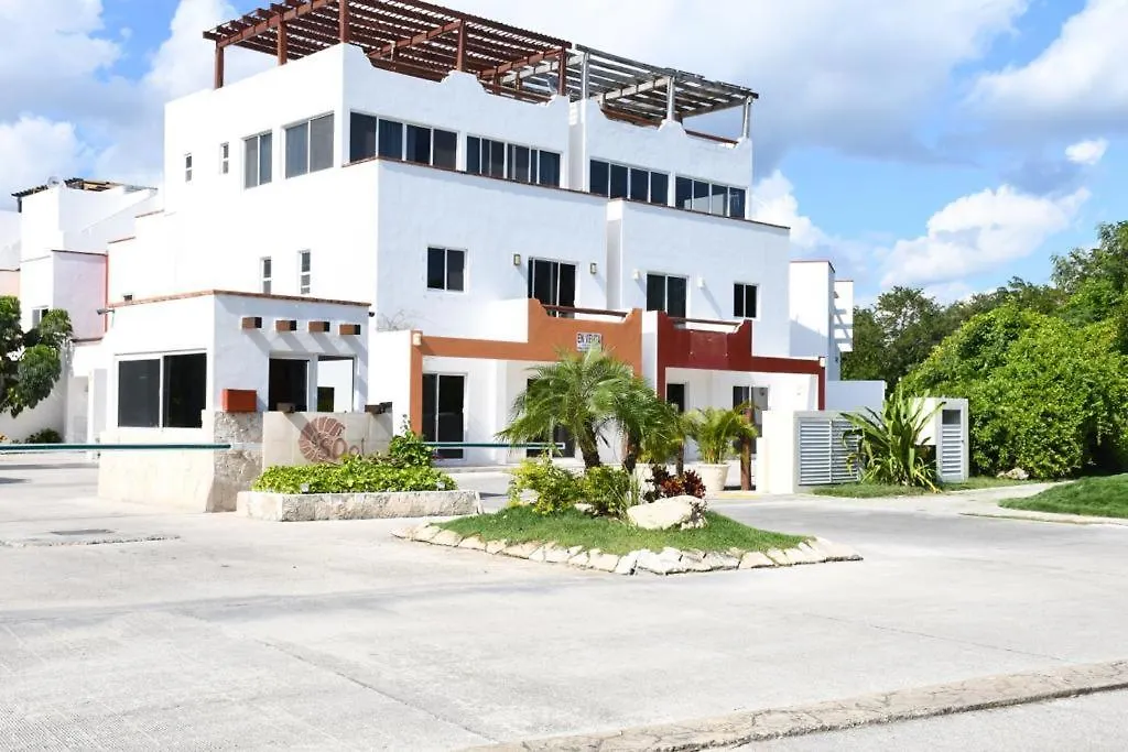Casa Sol 3 & 4 Bedroom Villa With Swimming Pool Close To The Beach Playa del Carmen Mexico
